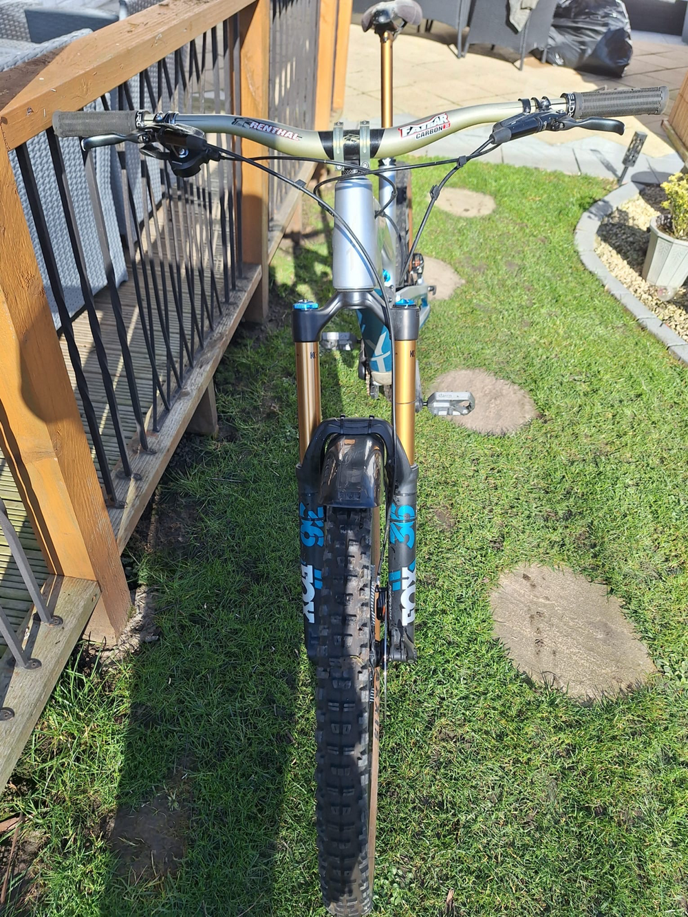YT CAPRA 27 CF Pro Race 2019