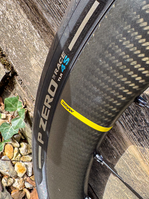 Canyon Ultimate CFR Di2 2021