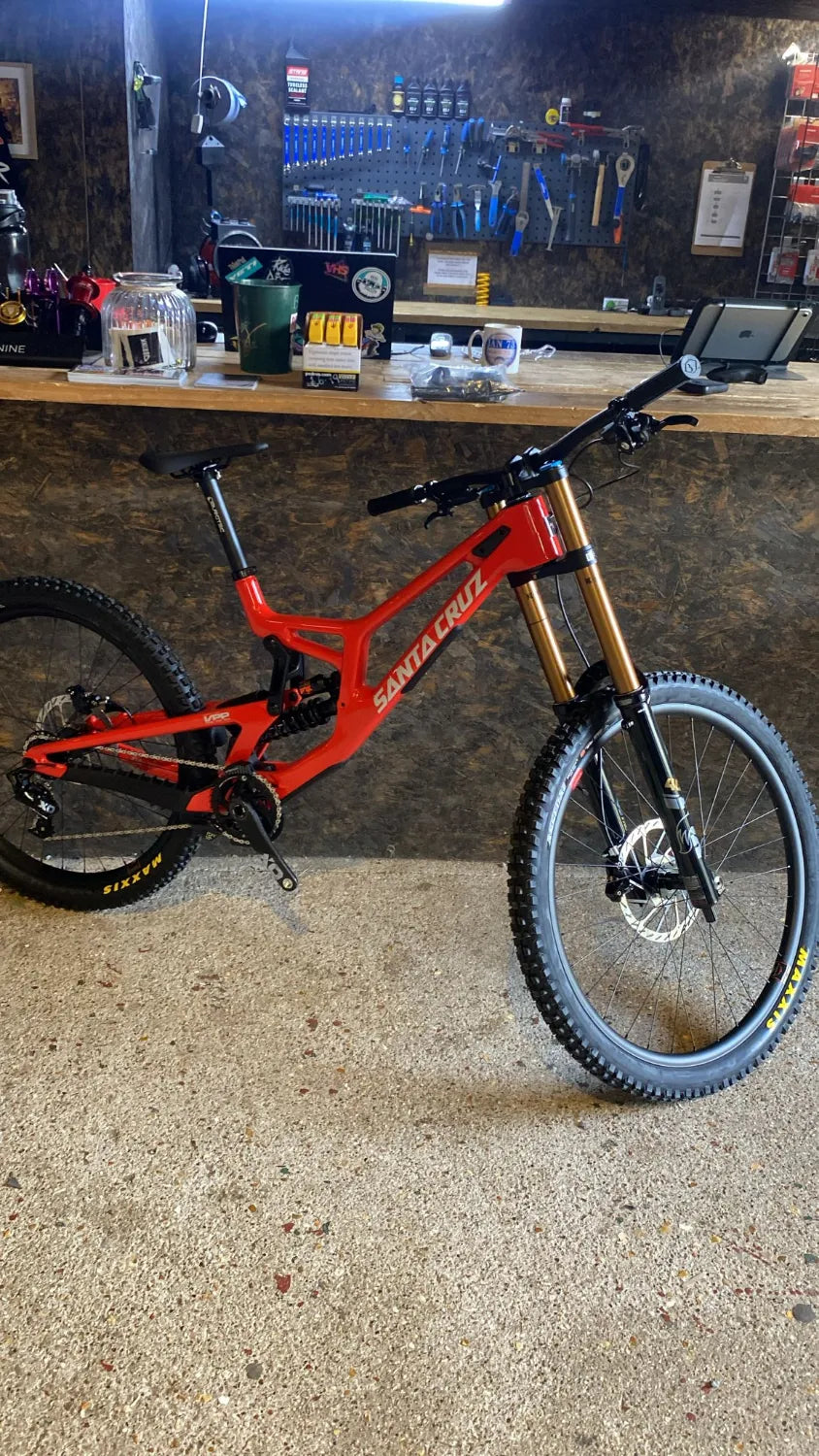 Santa Cruz V10 X01 27.5 / Carbon CC 2024