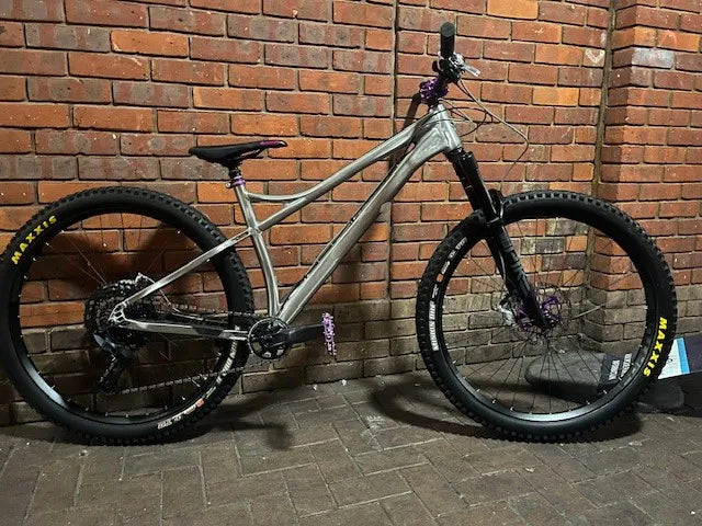 Banshee/HOPE Custom Build  Banshee Paradox Raw Frame L 2024