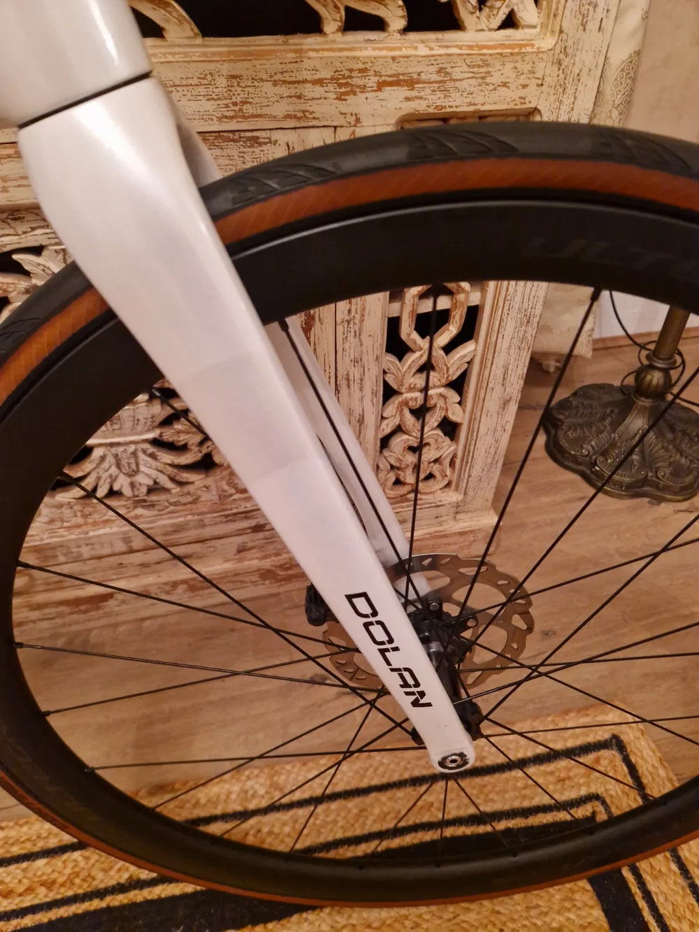 Dolan Tuono Carbon Disc Road Bike - Shimano-12s-105 R7170 Di2 2023