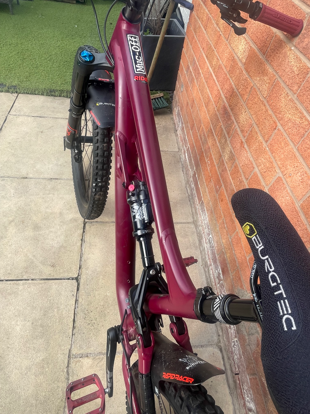 Specialized Status 140 2022