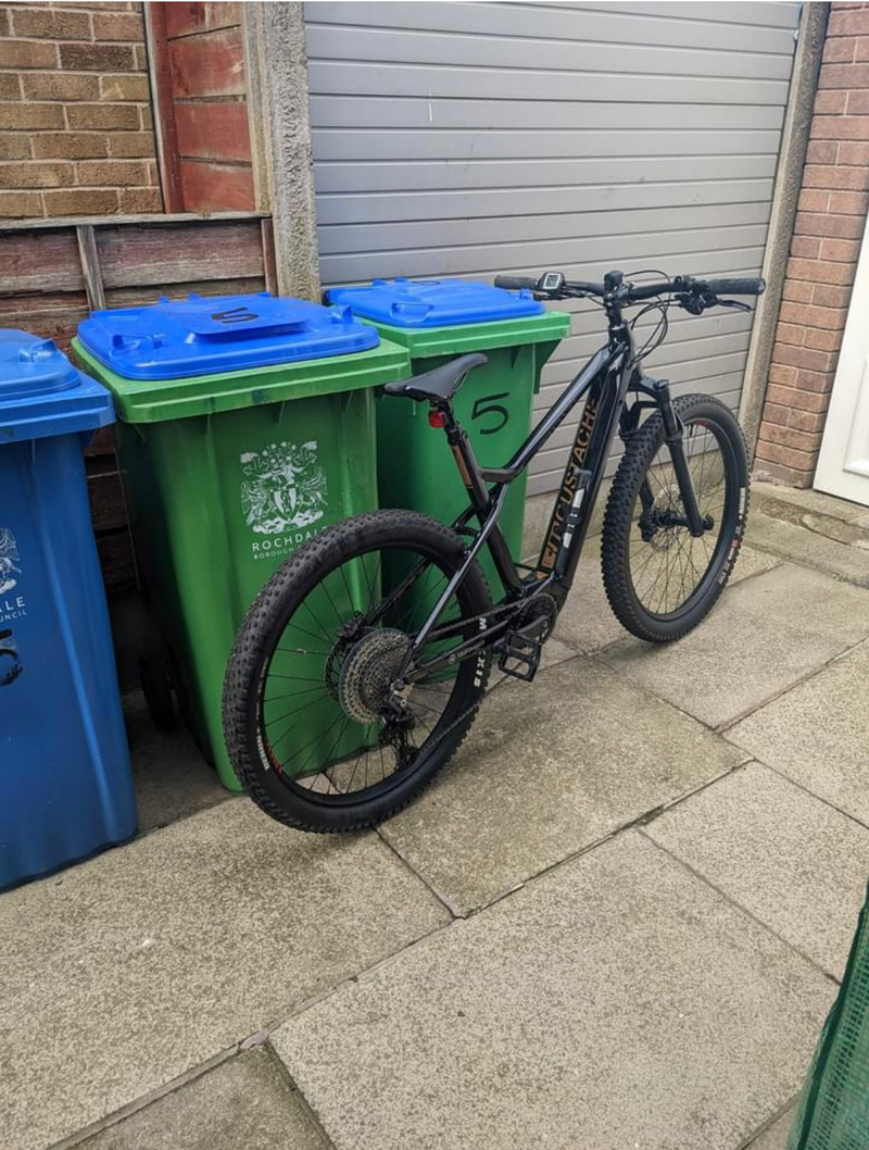 Moustache Samedi 27 Off 4 2022
