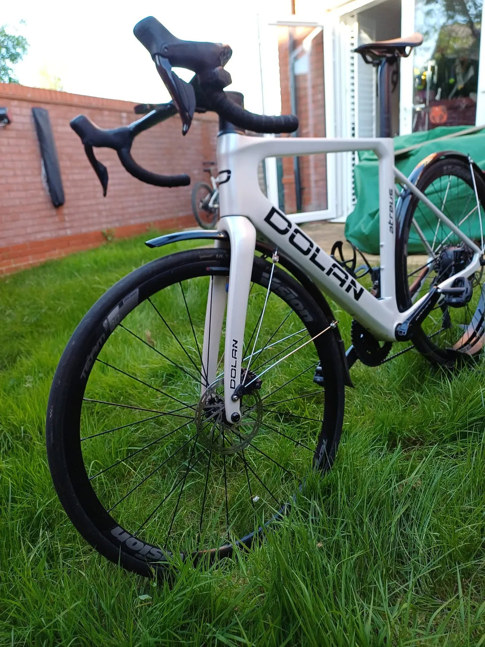 Dolan Atreus Carbon Road FSA - Shimano-12s-105 R7170-di2 2024