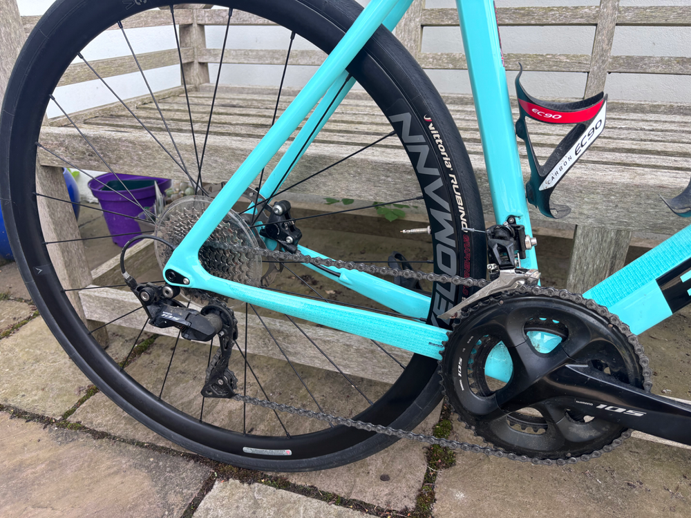 Bianchi Sprint - 105 Di2 2022