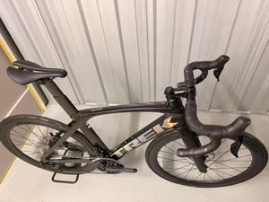 Trek Madone SL 6 Gen 8 Di2 2023