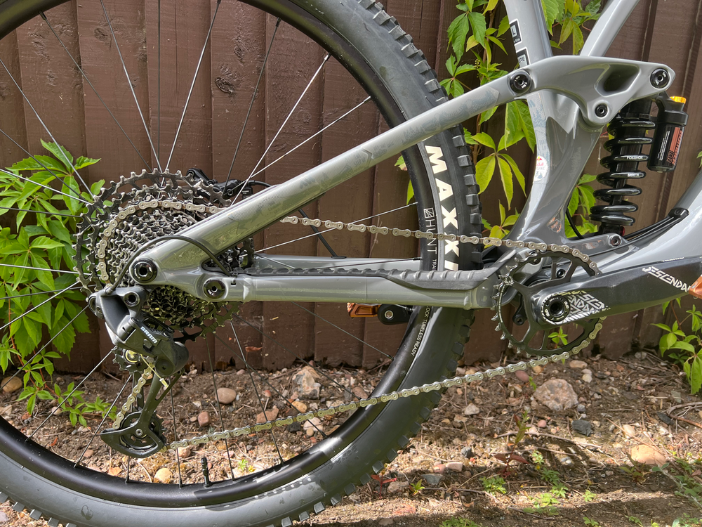 GT Sensor Carbon Elite 2025
