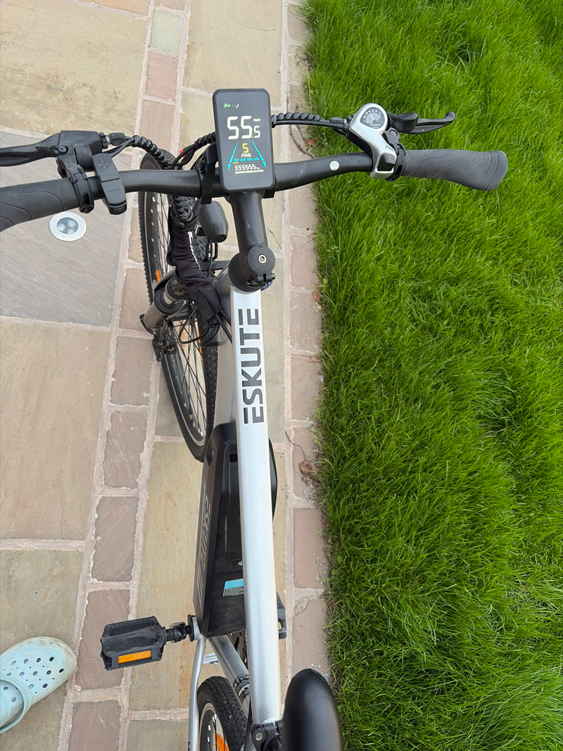 Eskuta Eskute m100 2025