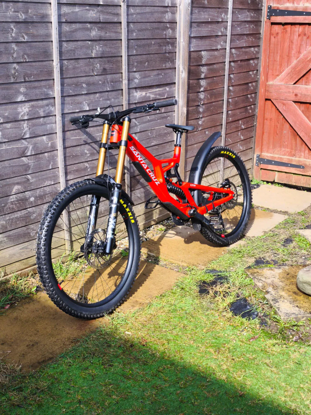 Santa Cruz V10 X01 27.5 / Carbon CC 2024