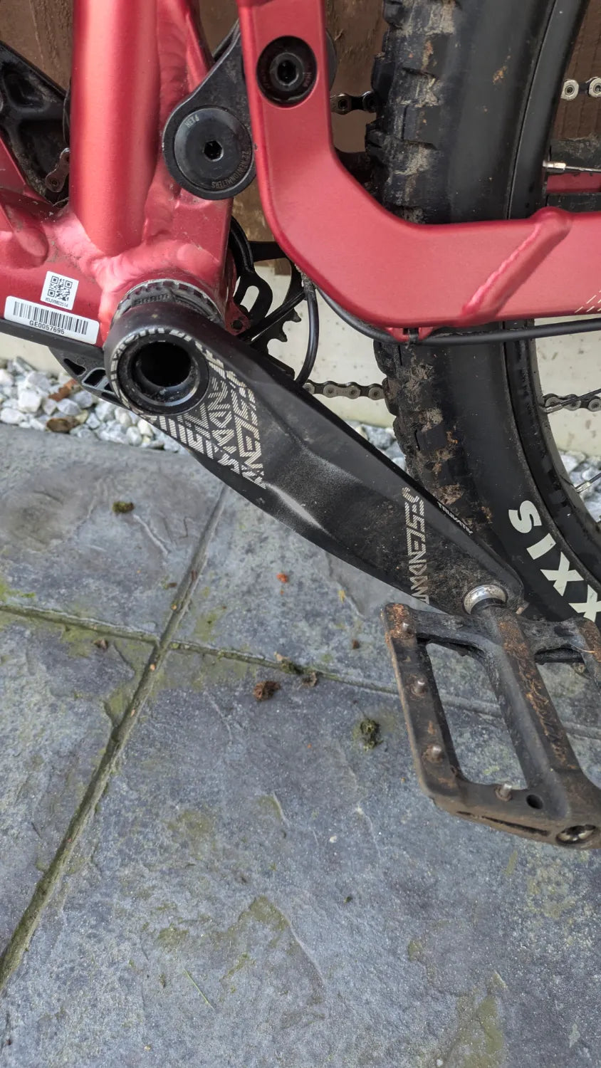 Ghost Riot EN Essential 2023