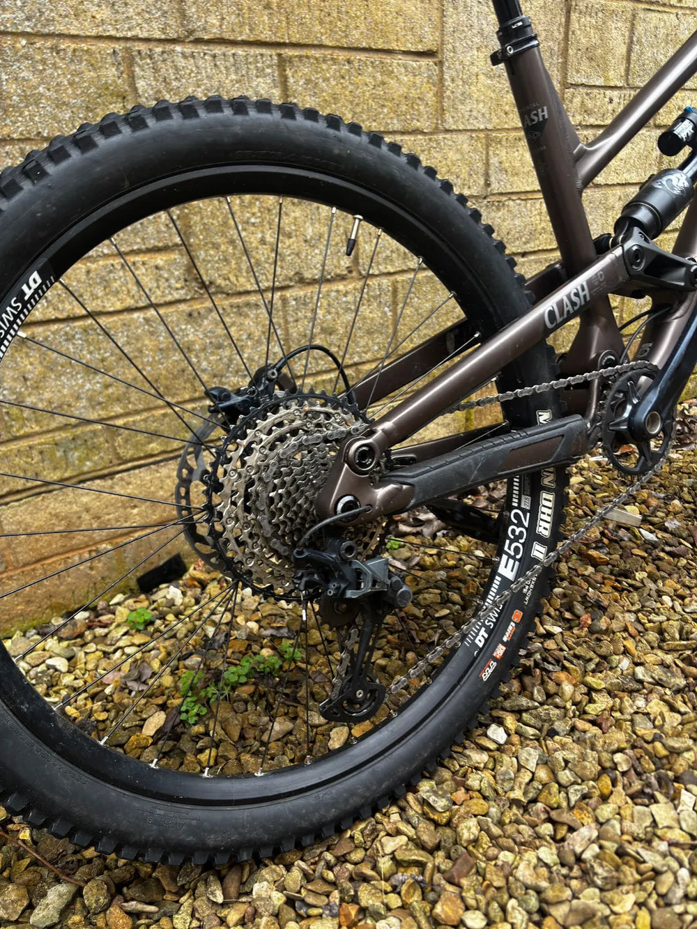 Commencal CLASH ESSENTIAL 2023