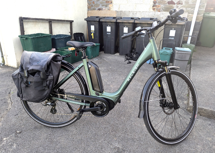 Raleigh Motus Ltd Lowstep Electric 2025