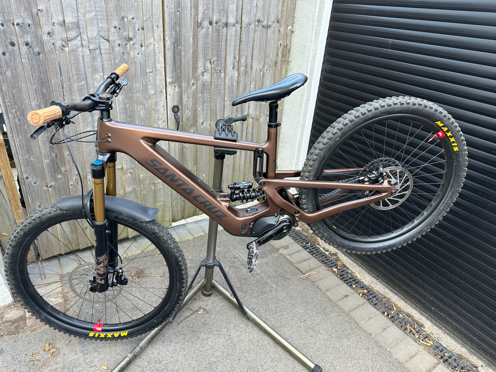 Santa Cruz Bullit X01 Air Carbon CC MX 2021 - Main Image