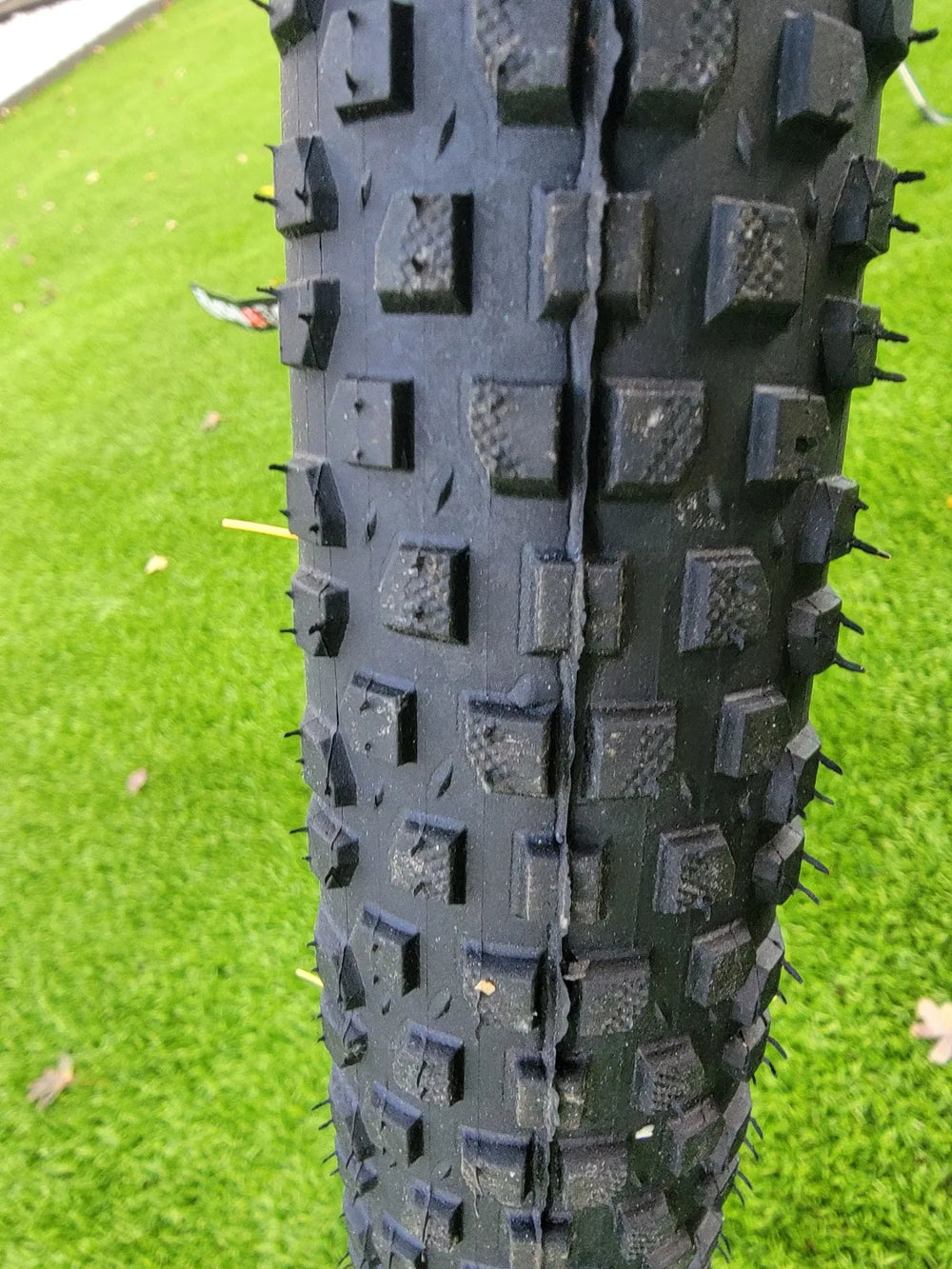 Rock Machine Storm E90 2021