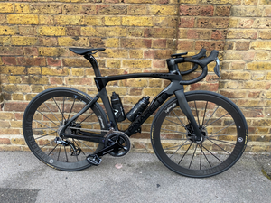 Pinarello Dogma F12 Dura Ace Di2 Disc 2022