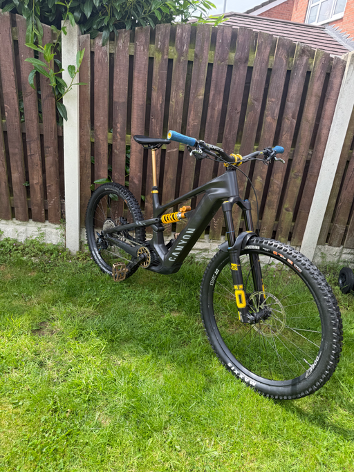Canyon Strive:ON CFR Underdog 2024