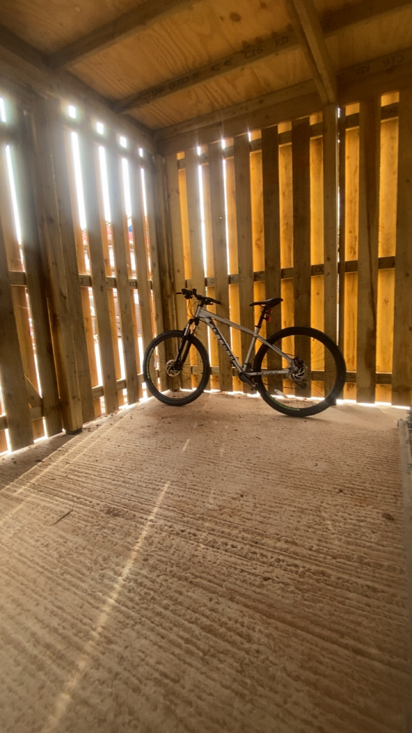 Carrera Valour Disc Mens Mountain Bike 2023