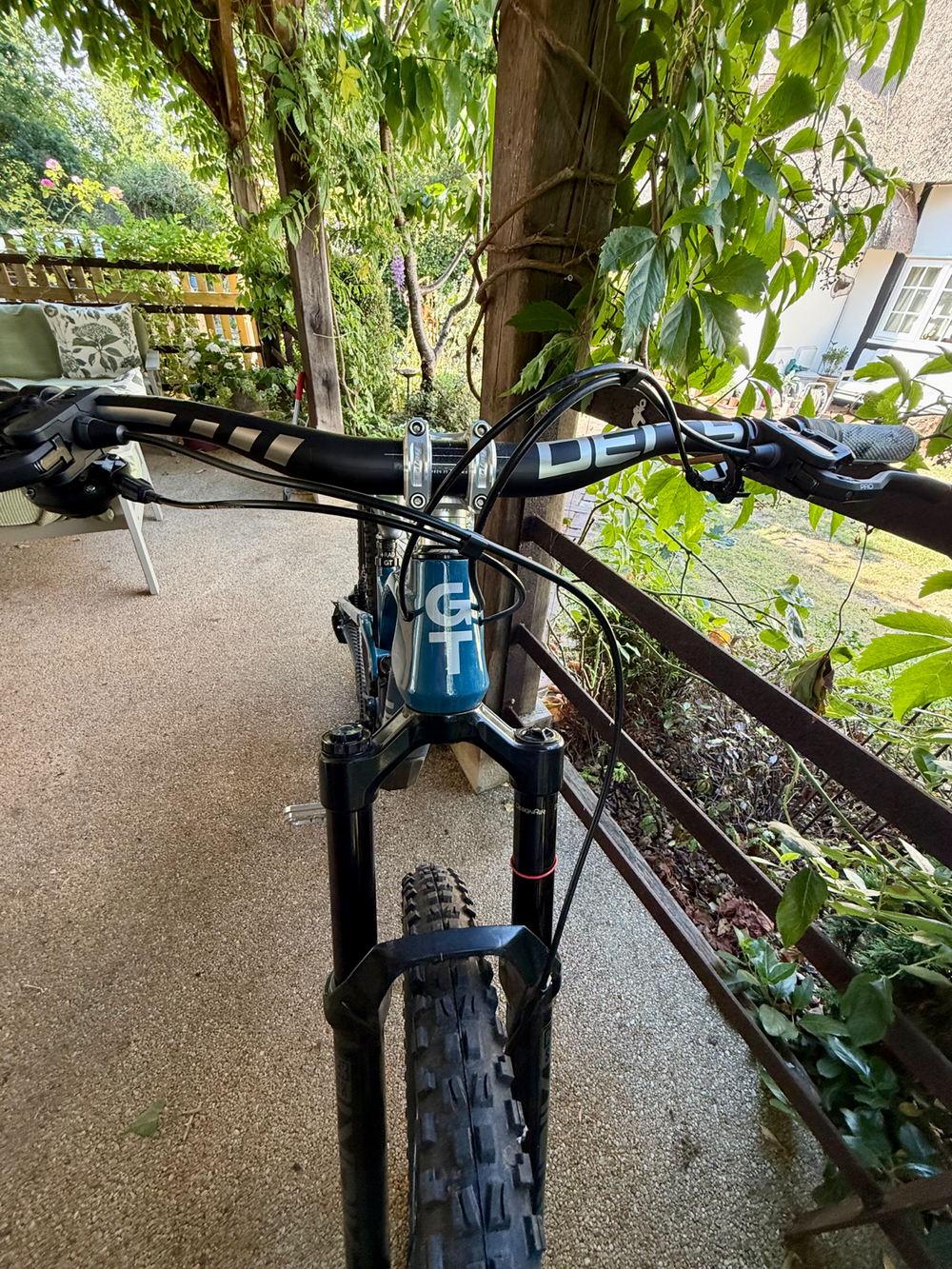 GT Sensor Carbon Pro 2024