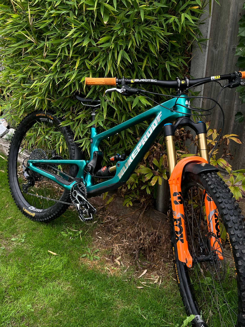 Nukeproof Giga C carbon