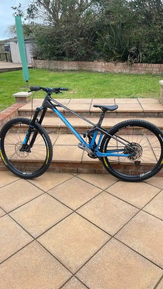Mondraker Foxy Carbon RR 2022