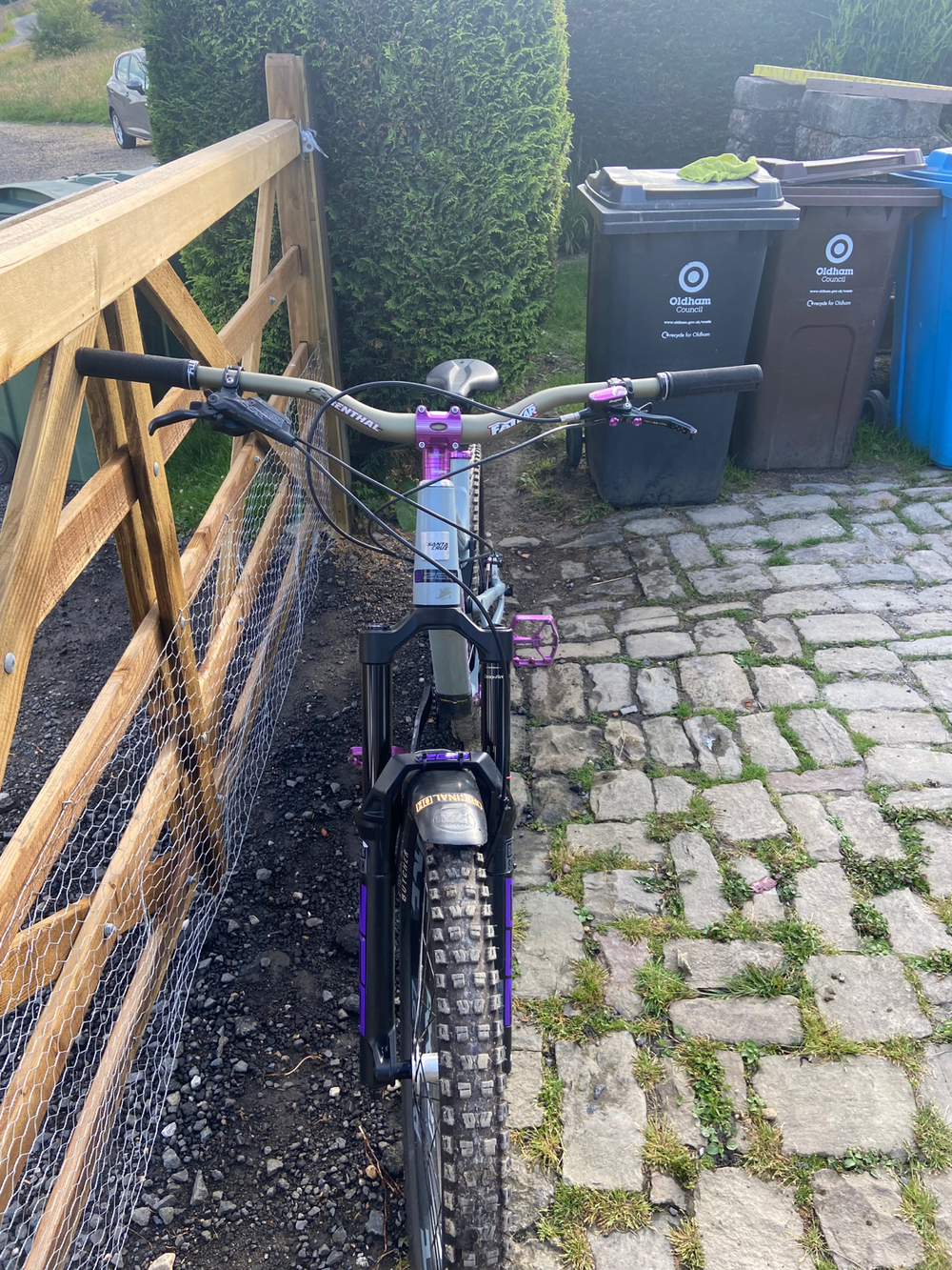 Santa Cruz Bronson R / Carbon C / MX 2022