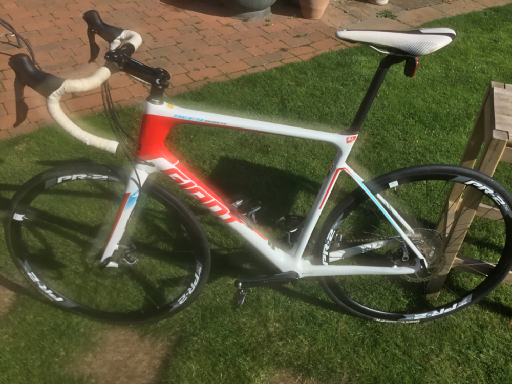 Giant Defy Advanced 2 Carbon Road 2026