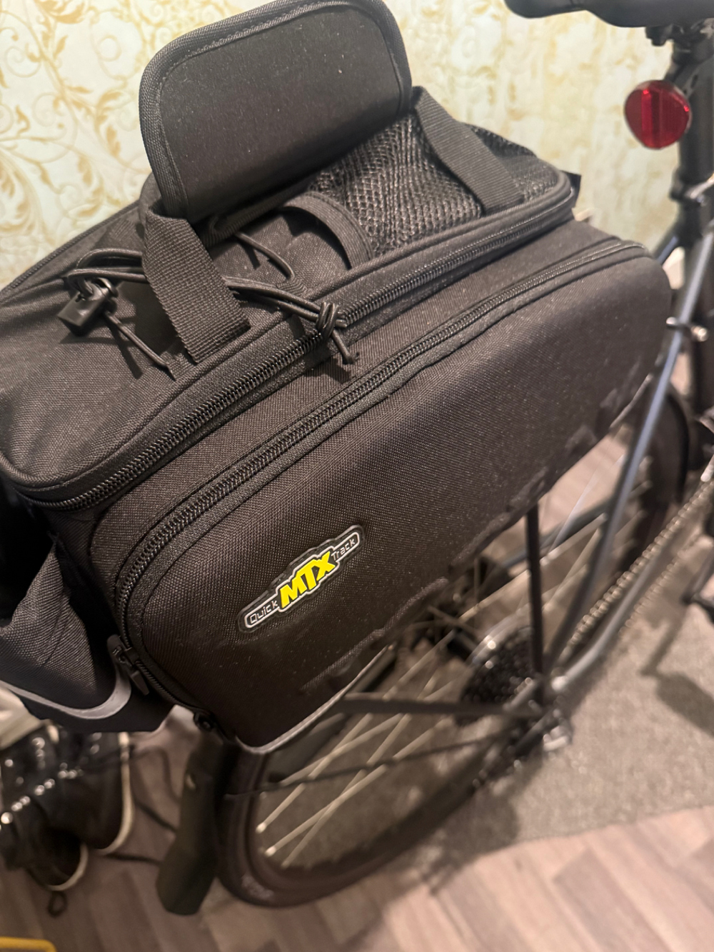Trek FX 2 Disc Equipped 2022