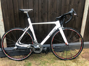 B'twin Facet 9 racing bike 2011