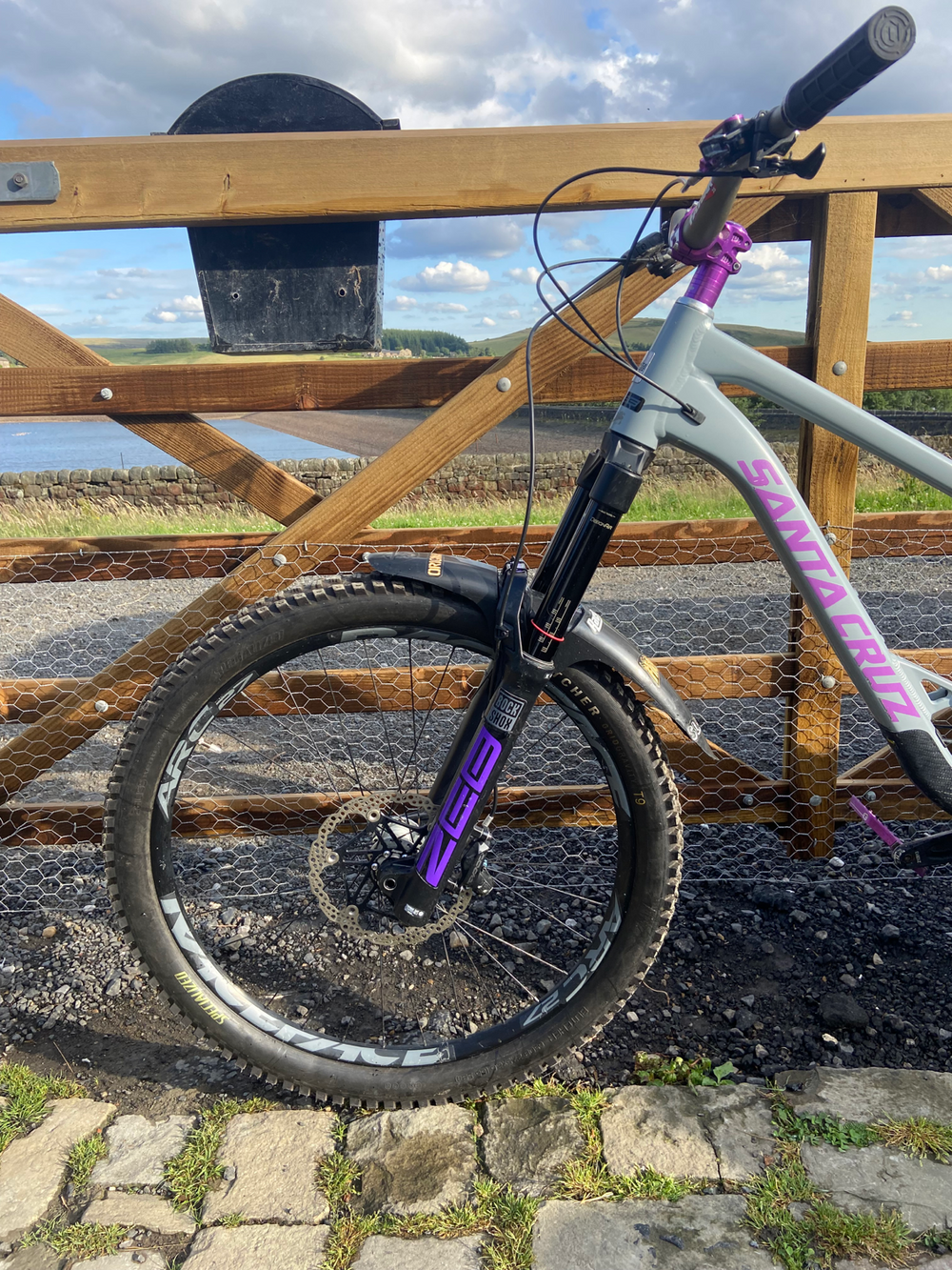 Santa Cruz Bronson S / Carbon C / MX 2022