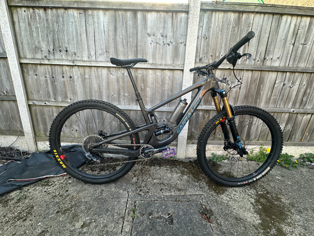 Santa Cruz Hightower X01 / AXS / RSV / Carbon CC / 29 2022