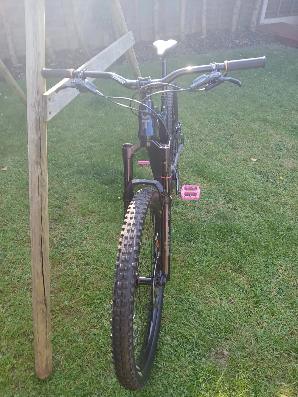 GT Sensor ST Carbon Pro 2024