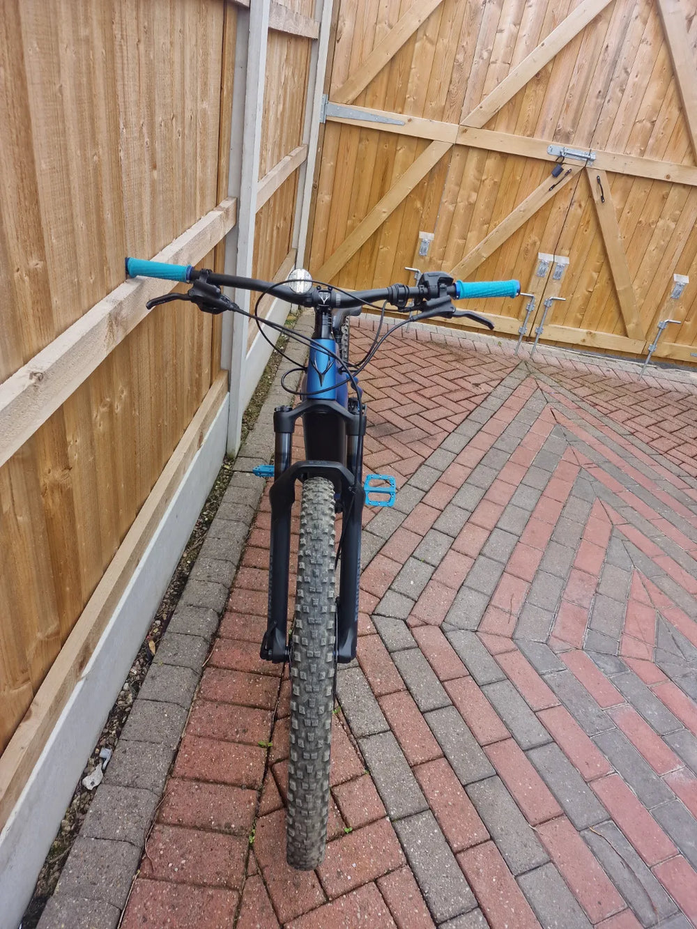 Whyte E-504 Compact Hardtail Electric Mountain Bike 2022