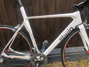 B'twin Facet 9 racing bike 2011