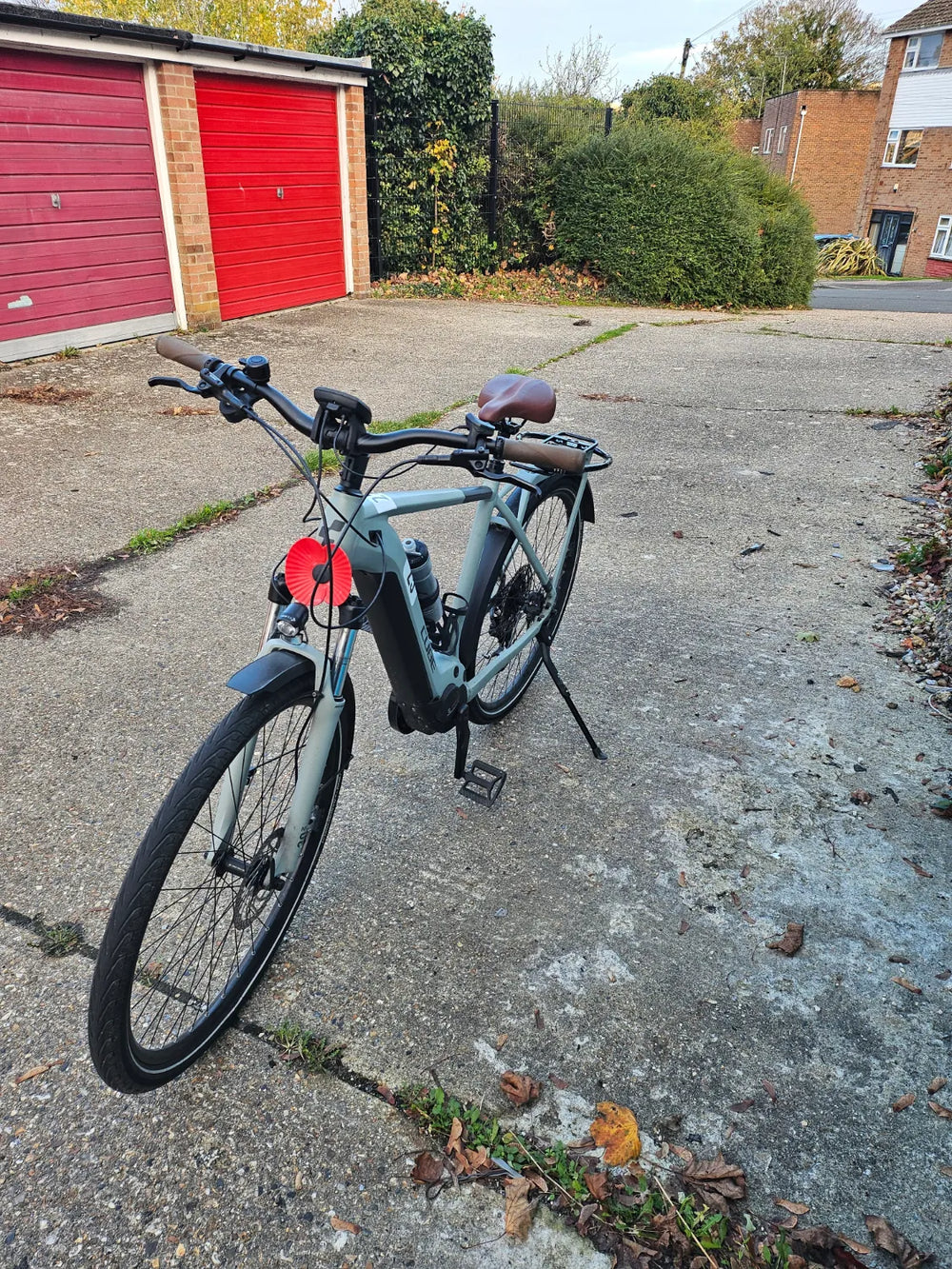 CUBE Touring Hybrid Pro 625 Lunar 2022