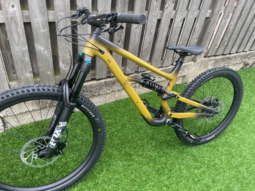 Specialized Status 170 2 Enduro 2025