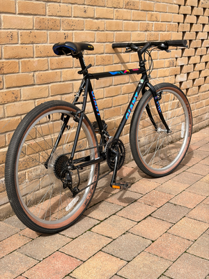 Giant Track 1990