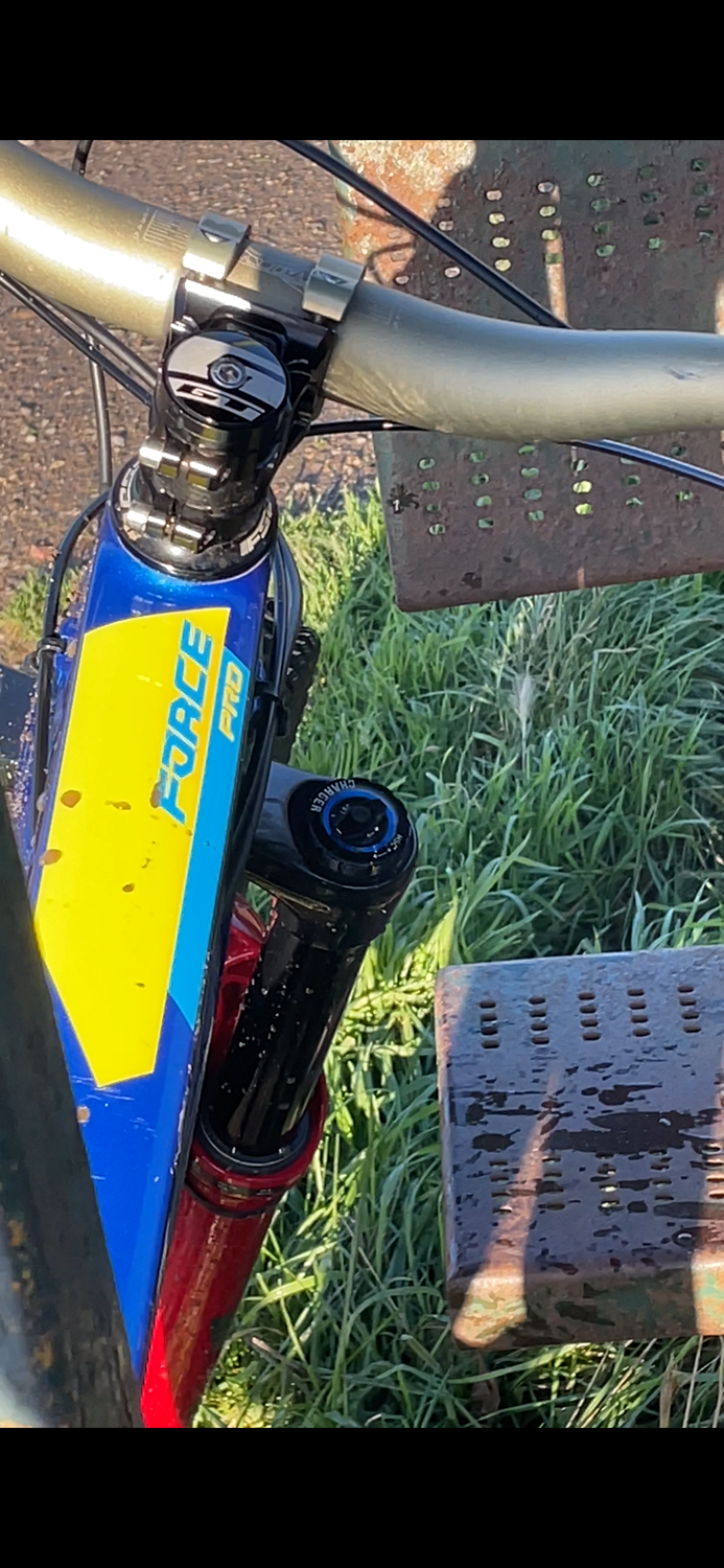 GT Force Carbon Pro 2021