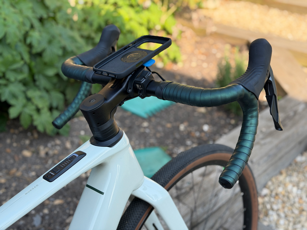 Cube Nuroad Hybrid C:62 Race 400x Carbon 2025