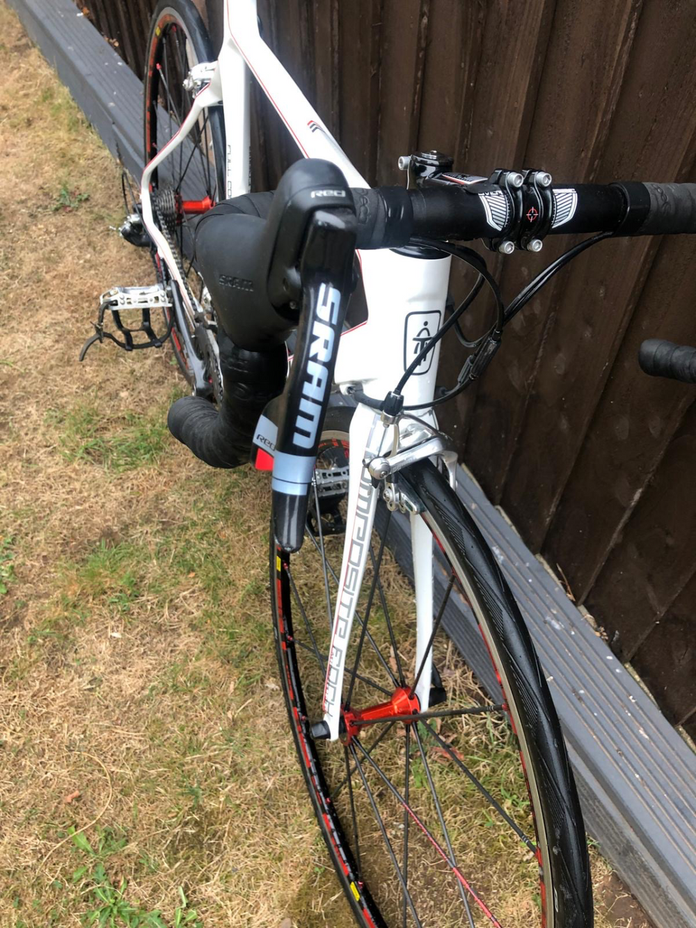 B'twin Facet 9 racing bike 2011