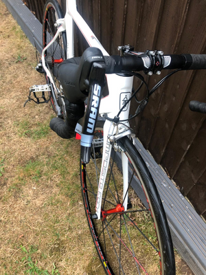 B'twin Facet 9 racing bike 2011