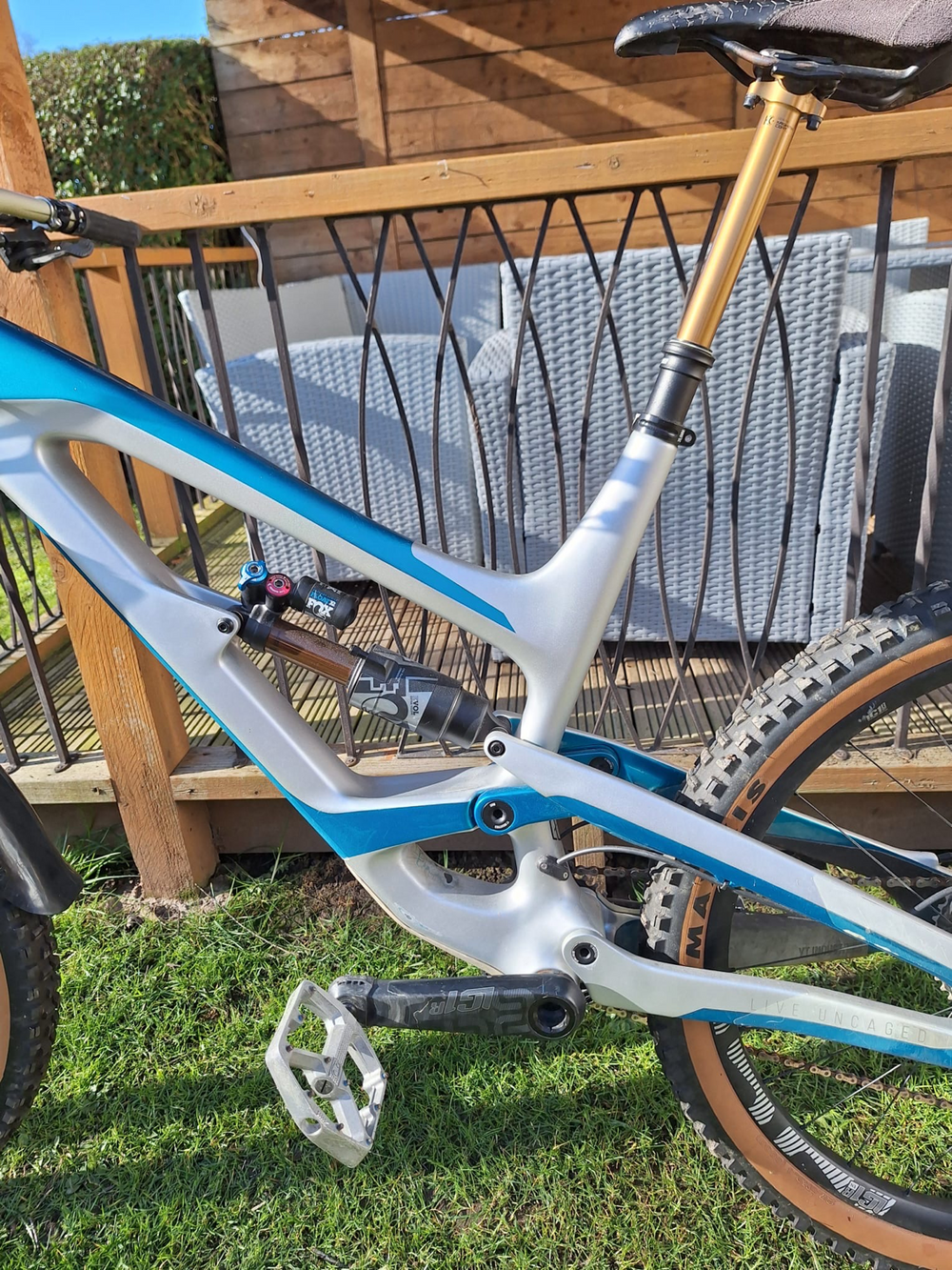 YT CAPRA 27 CF Pro Race 2019