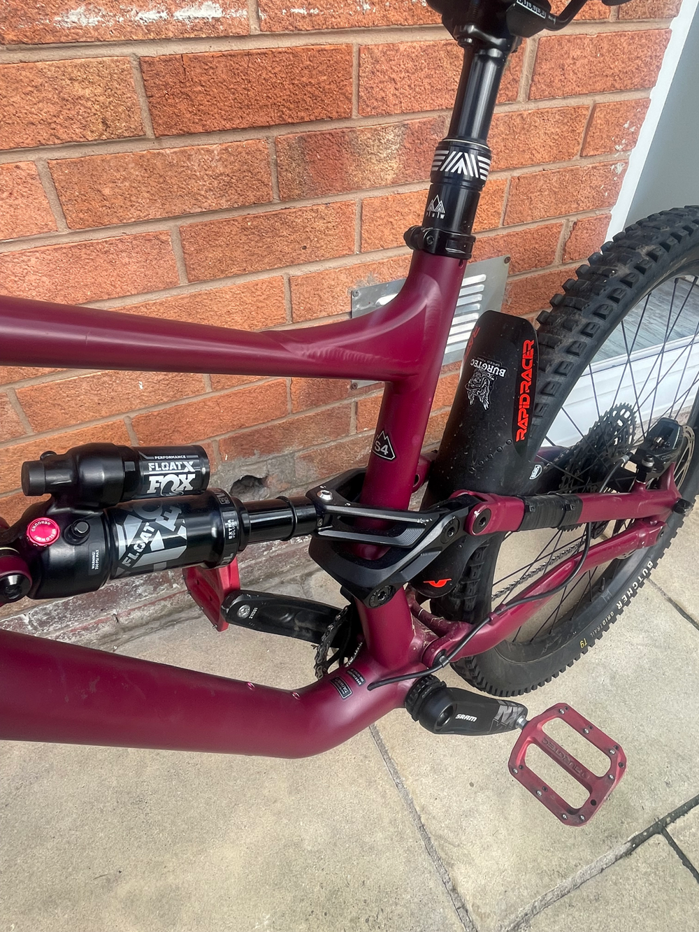 Specialized Status 140 2022