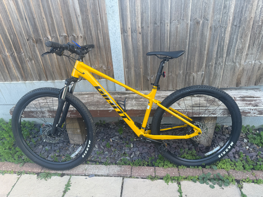 Giant Talon 3 - 29 Wheel - Beeswax 2025