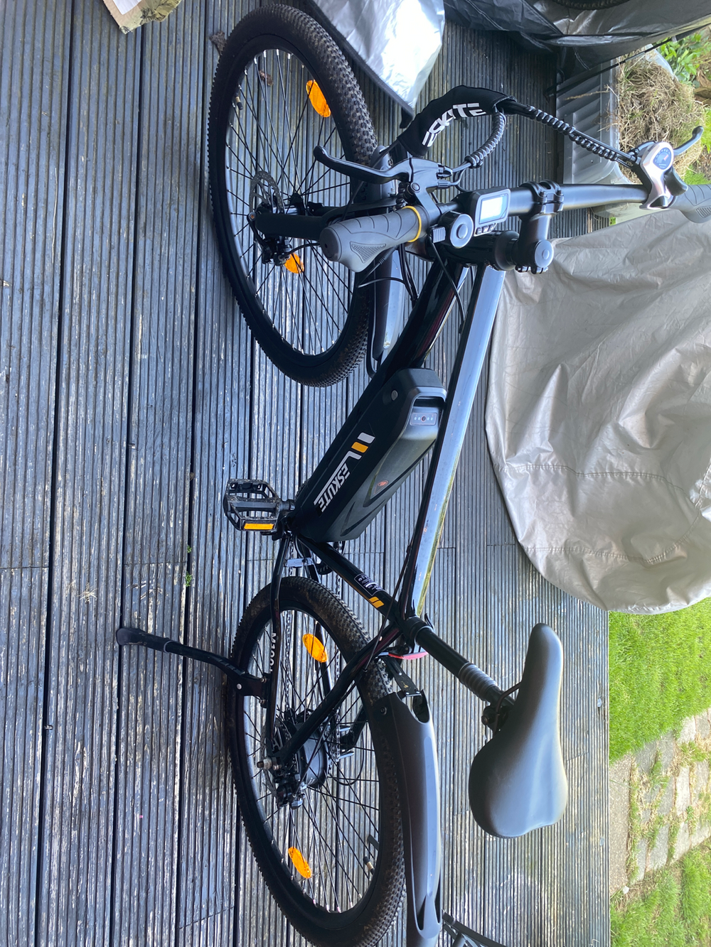Eskute ES-275 2025