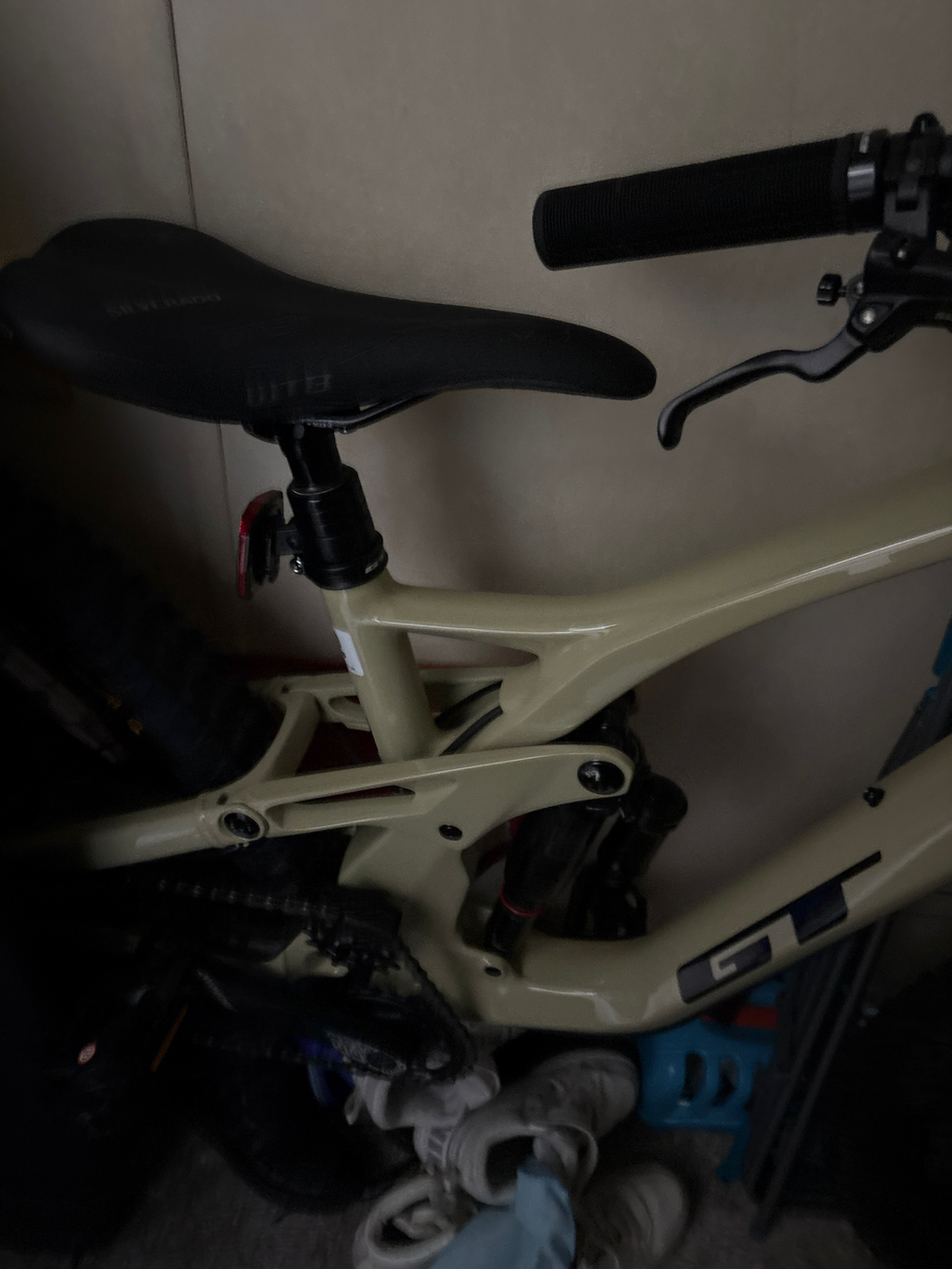 GT Force Carbon Elite 2023