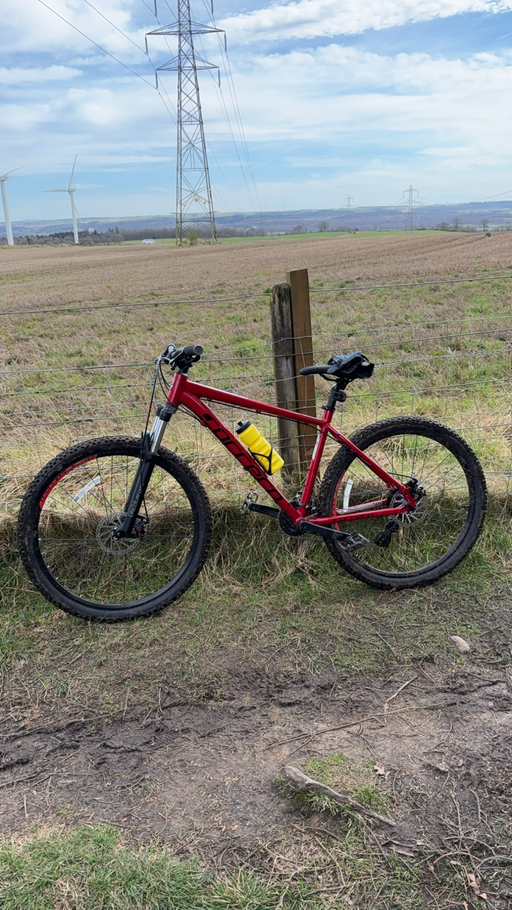 Carrera Valour Disc Mens Mountain Bike 2022