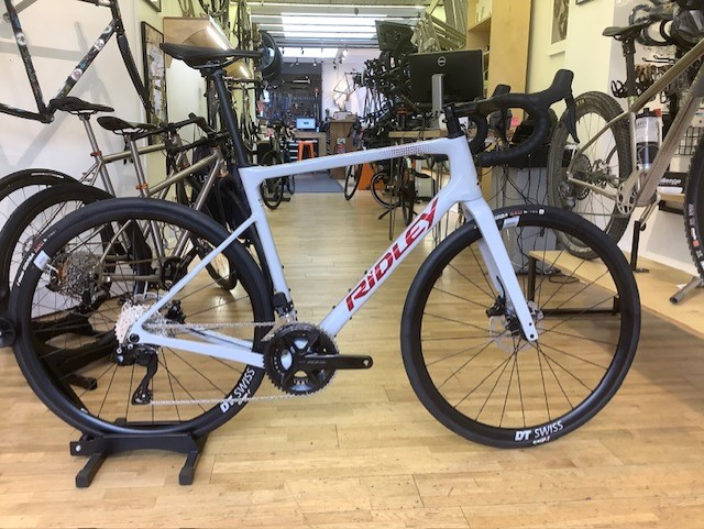 Ridley Grifn - Shimano 105 DI2 // 2x12s 2024