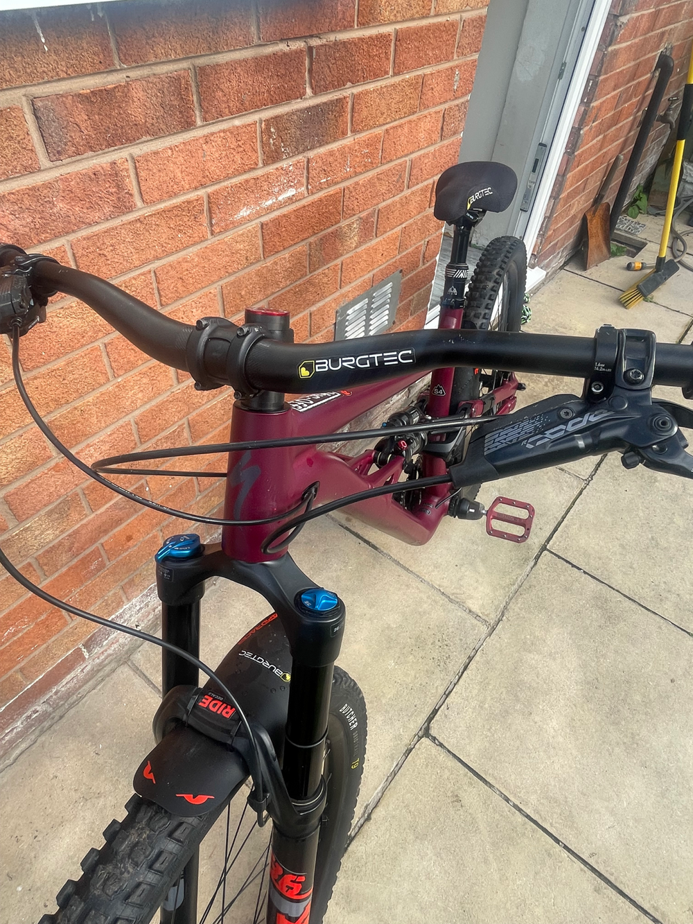 Specialized Status 140 2022