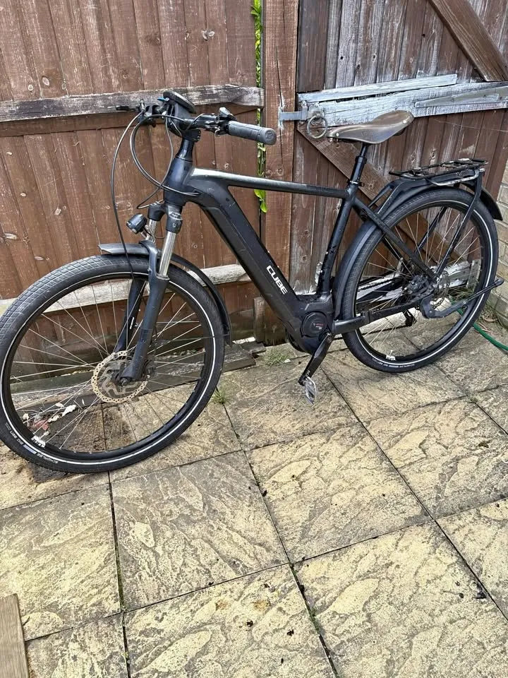 Cube Kathmandu Hybrid Exc 750 2023
