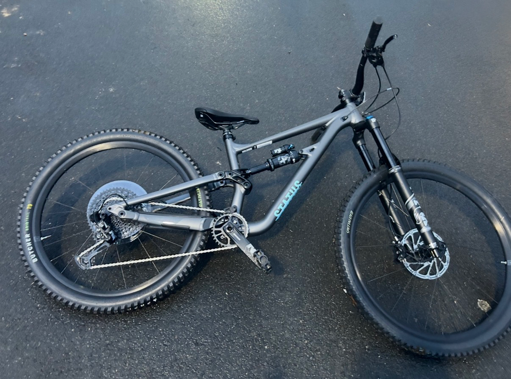 Specialized Status 140 2022
